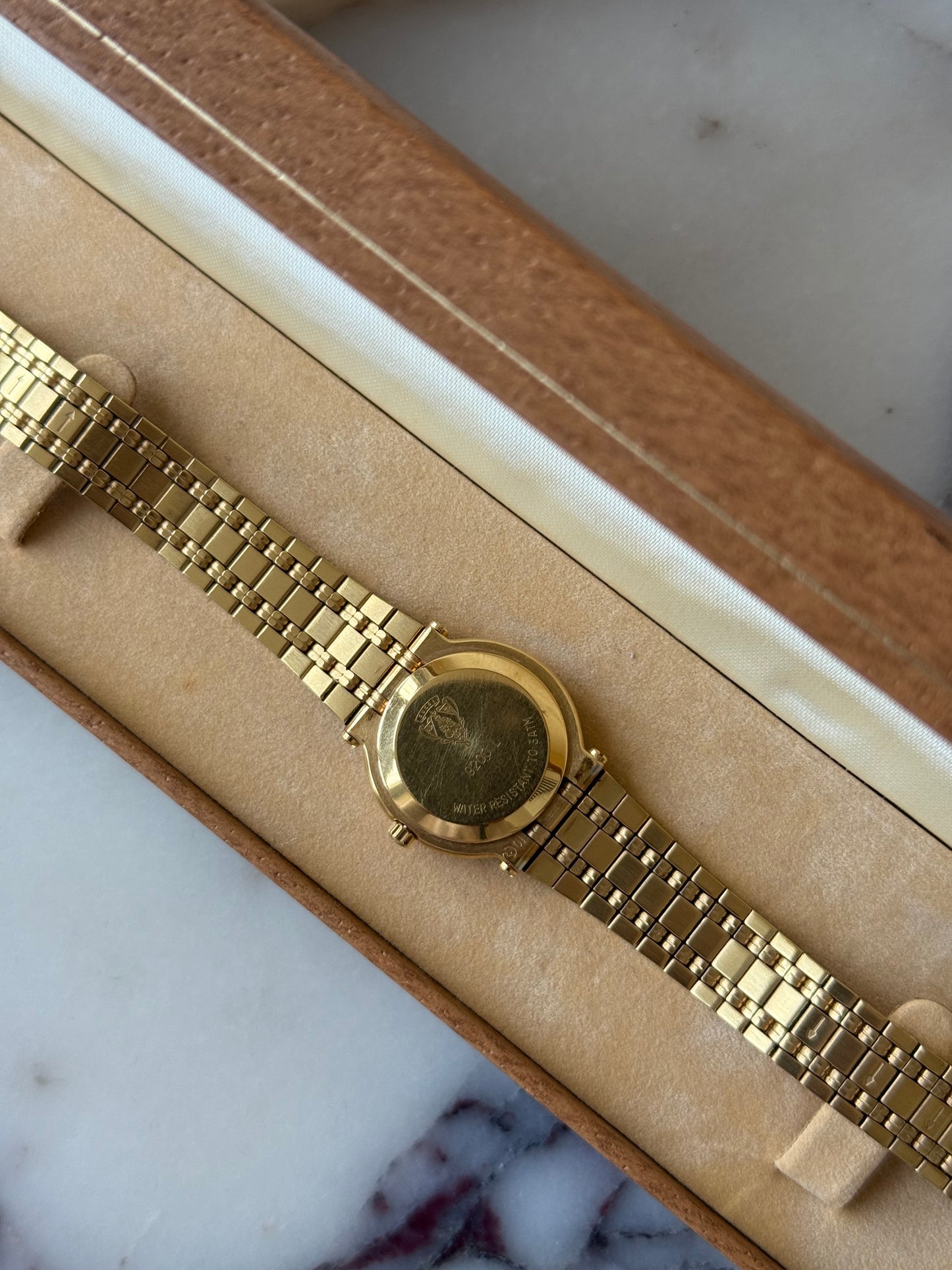 Authentic RARE Gucci 9200 18k Gold Plated & Diamond Bezel Watch