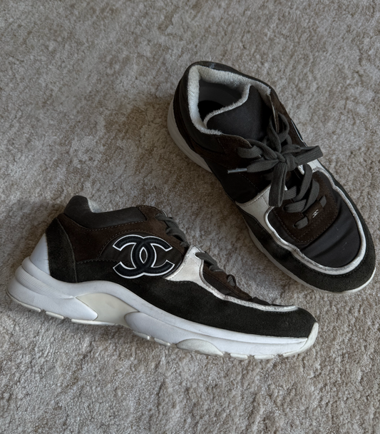 Chanel Suede  Interlocking CC Logo Suede Sneakers Size 37.5