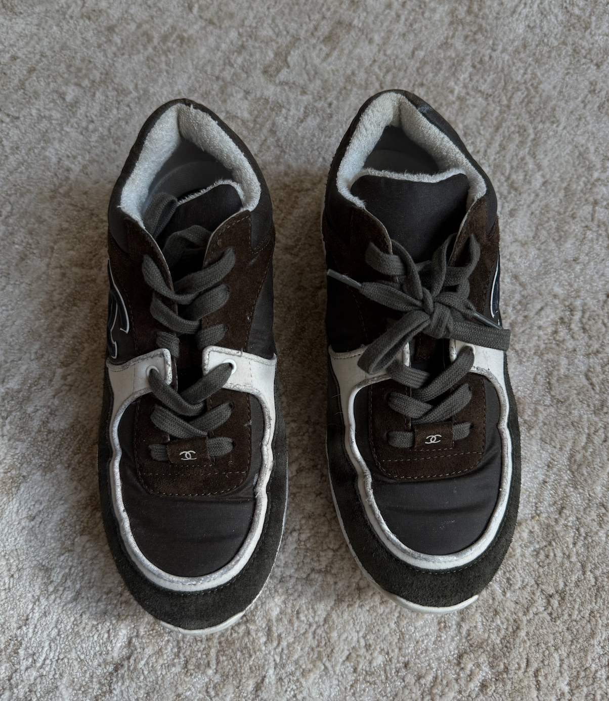 Chanel Suede  Interlocking CC Logo Suede Sneakers Size 37.5