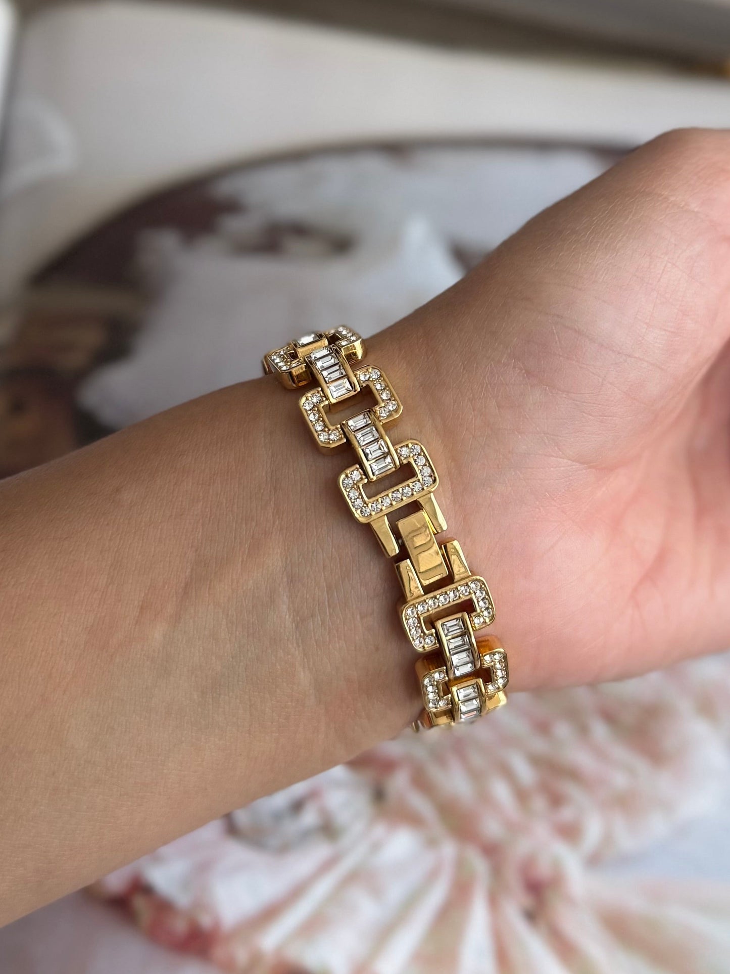 Gloria Vanderbilt Crystal Watch