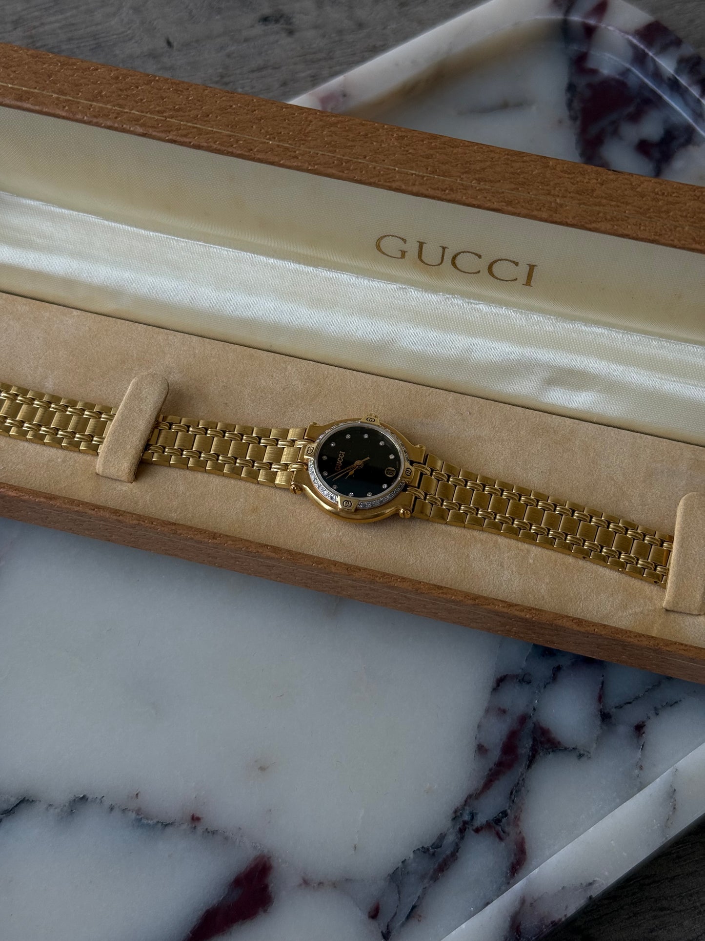 Authentic RARE Gucci 9200 18k Gold Plated & Diamond Bezel Watch