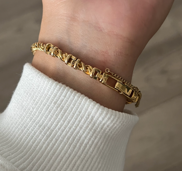 Rare Dainty Seiko Gold Toned Watch With Tiny Rubies